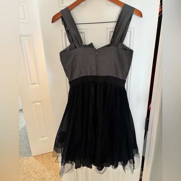 Max and Cleo Women’s Dress | Size 4 Silver Gray Tulle Skirt Black - Picture 5 of 5